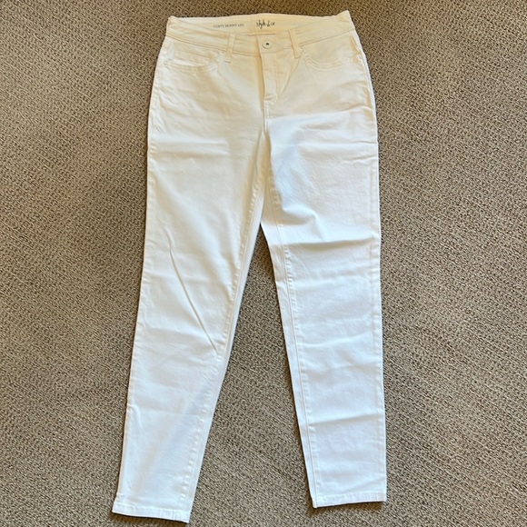 Style & Co Womens Jeans Mid-Rise Curvy Bright White Size 6 NWOT - Picture 2 of 12